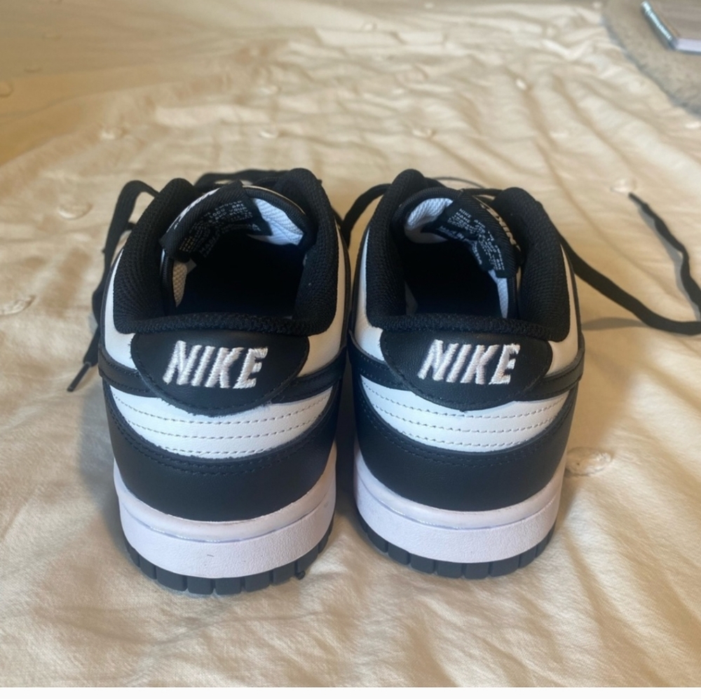 Nike Womens Panda Dunks - Picture 3 of 4